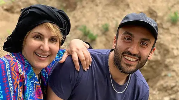 نگاهی به مراسم عقد پویان گنجی، پسر فاطمه گودرزی، و همسر چشم‌رنگی‌اش/ لباس عروس خانم چه مینیمال و خوشگله!+فیلم