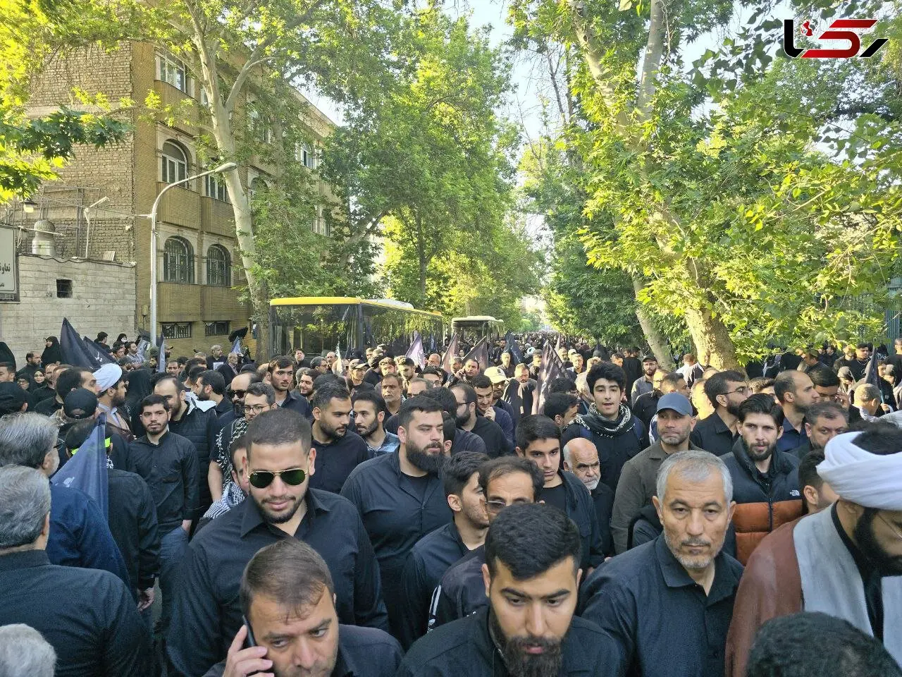 تاکید رئیس هلال‌احمر بر ارتقای خدمات امدادی در مسیر تشییع پیکر شهدای خدمت

