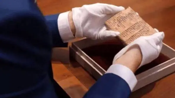 کشف قدیمی ترین تبلت دنیا با 3700 سال قدمت + عکس