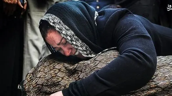 ضجه های جگرسوز زیبا بروفه در مراسم تشییع همسر جوانش پیام صابری/ عشق که نمیمیره!