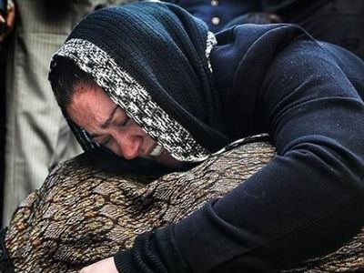 ضجه های جگرسوز زیبا بروفه در مراسم تشییع همسر جوانش پیام صابری/ عشق که نمیمیره!