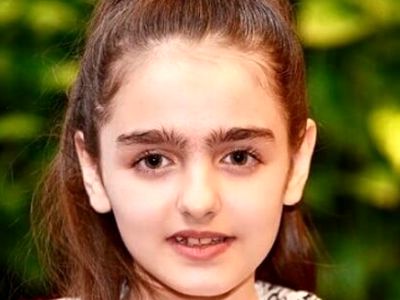 نگاهی به آلبوم تصاویر نیوشا علیپور، موموی سریال «بچه مهندس» در کنار هنرمندان محبوب/از استایل عروسکی کنار پردیس احمدیه و جواد عزتی  تا صورت زخمی در کنار میلاد کی مرام و نسیم ادبی