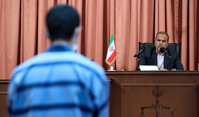 قضات دادگاه دو همدست وی را نیز به زندان محکوم کردند