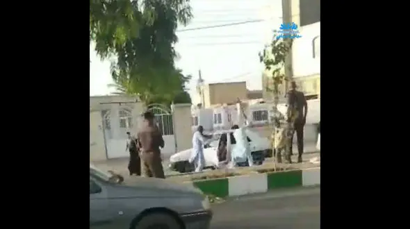 فیلم لحظه ضربات مهلک قمه و چوب بر پیکر راننده خودرو / جزییاتی از کلیپ جنجالی