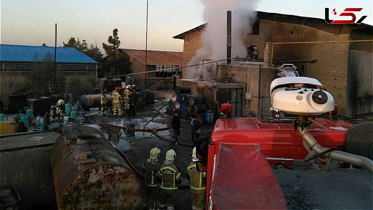 مخزن بزرگ یک کارخانه تصفیه روغن سوخته آتش گرفت + عکس