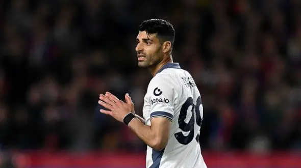 عادل فردوسی‌پور و اظهار نظری عجیب درباره غیبت طارمی در فینال لیگ قهرمانان اروپا