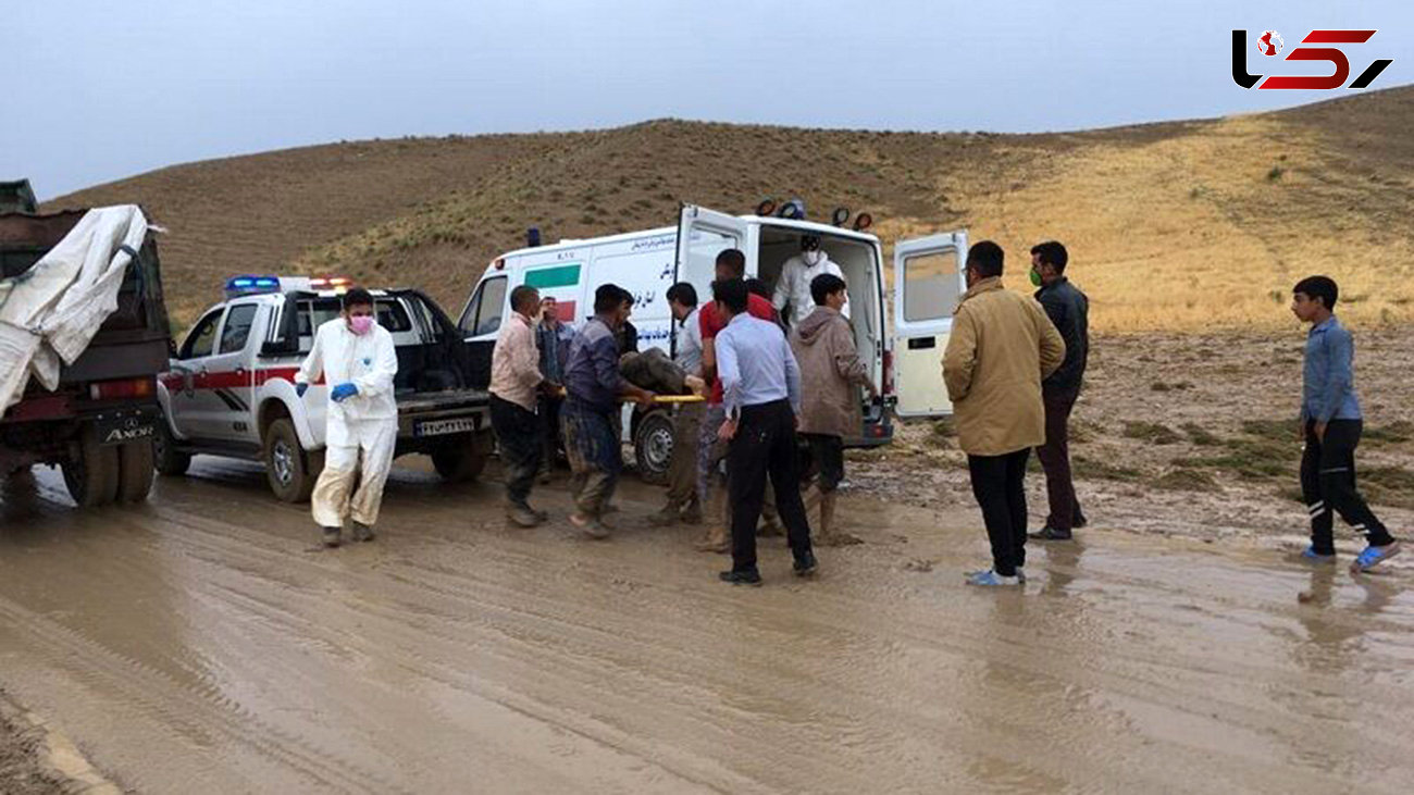 نجات پنج نفر از اعضای یک خانواده از سیل توسط هلال‌احمر خراسان شمالی 