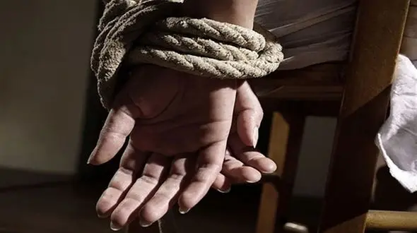 فیلم وایرال شده درباره ربایش الهه حسین نژاد در واقعیت متعلق به کیست ؟! / ربودن دختر توسط خواستگارش در سال 1397