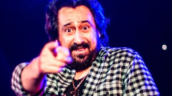 شهرام شب‌پره خطاب به علی ضیا: عجب پدر سوخته‌ای تو!