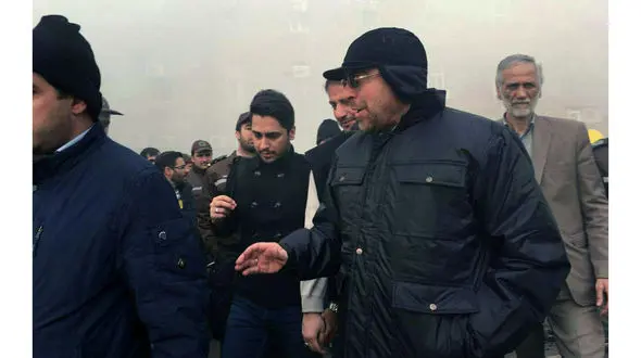 شهردار تهران دوباره به محل فاجعه پلاسکو آمد +عکس