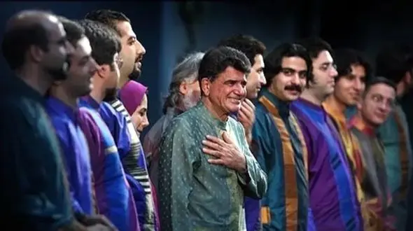 فیلم آواز باشکوه و  اصیل استاد محمدرضا شجریان  / وقتی میخونه  تماشاچیا با خوندنش اشک شوق میریزن !