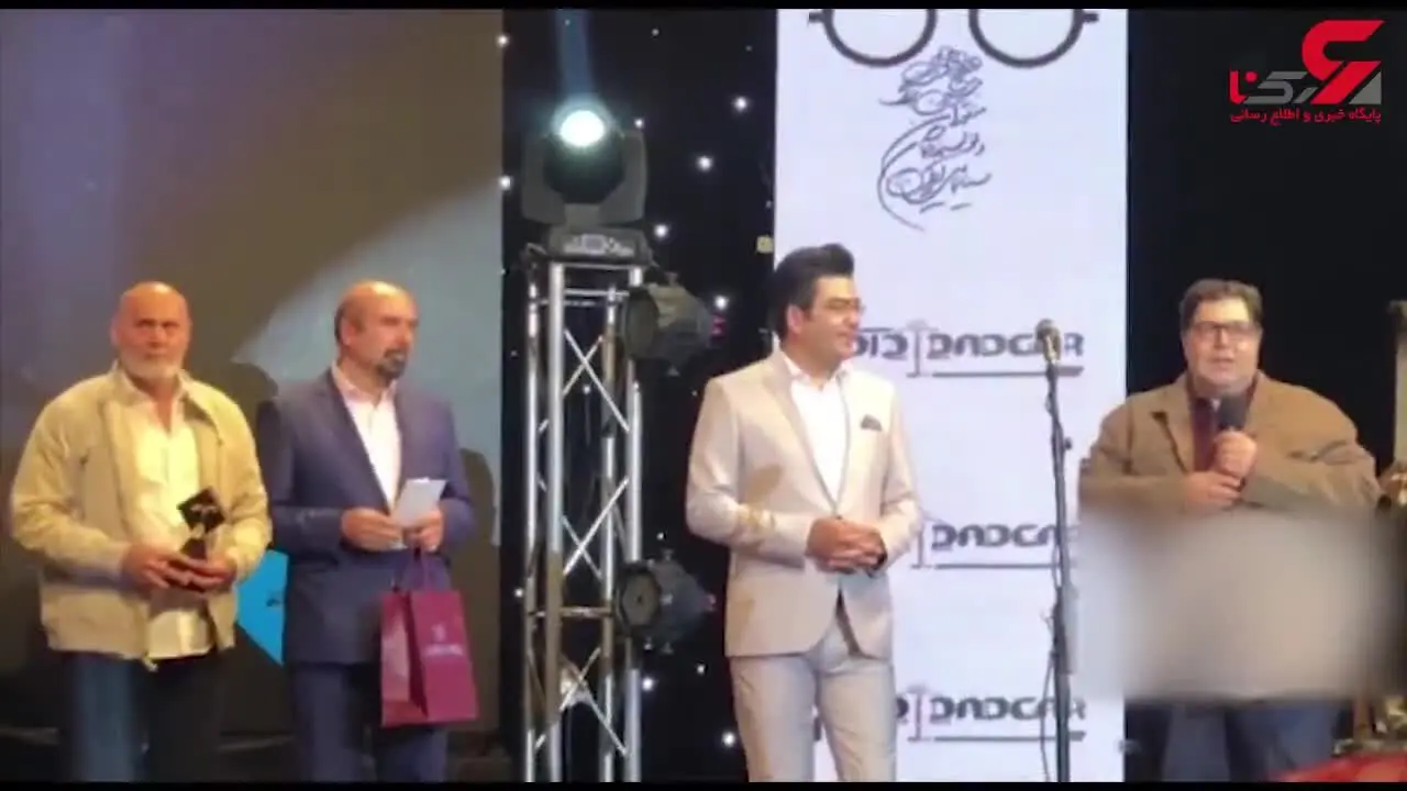 فرهاد اصلانی: برایم افتخاره که جایزه را از دست جمشید آریای بزرگ می گیرم+فیلم