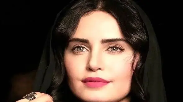  آواز شاد؛ مولودی خوانی الناز شاکردوست در جمع خانوم های دف زن فقط ماشالا ماشالا گفتنا 