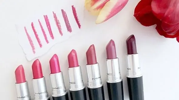 رژلب بدون سرب در خانه بسازید+دستور تهیه