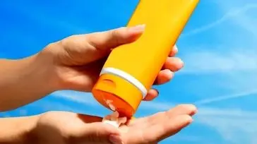 راهنمای کامل انتخاب ضدآفتاب: محافظت از پوست شما در برابر اشعه‌ های مضر