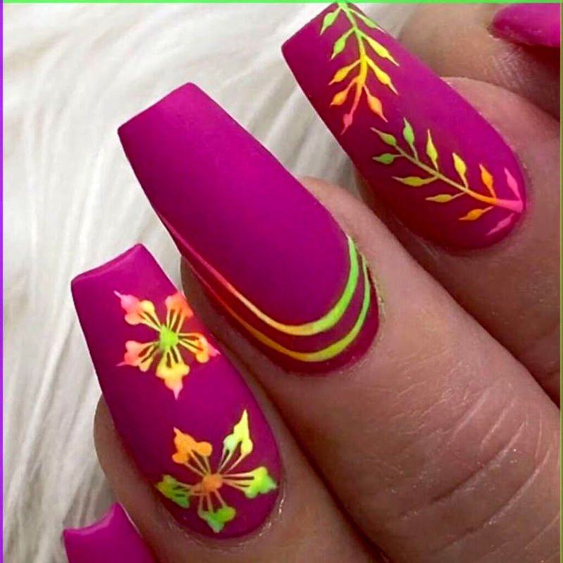 طراحی ناخن نئون سرخابی
