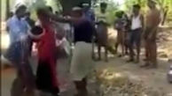 اقدام  وحشیانه اهالی یک روستا با دختر 18 ساله / در هند رخ داد + عکس و فیلم
