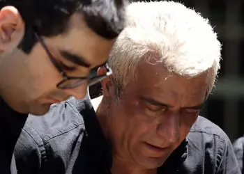 فیلم گریه های دردناک همسر شهرزاد جواهری در مراسم خاکسپاری خانم بازیگر / از حضور لادن اسکندری تا هدایت هاشمی و دیگر هنرمندان/روحش شاد