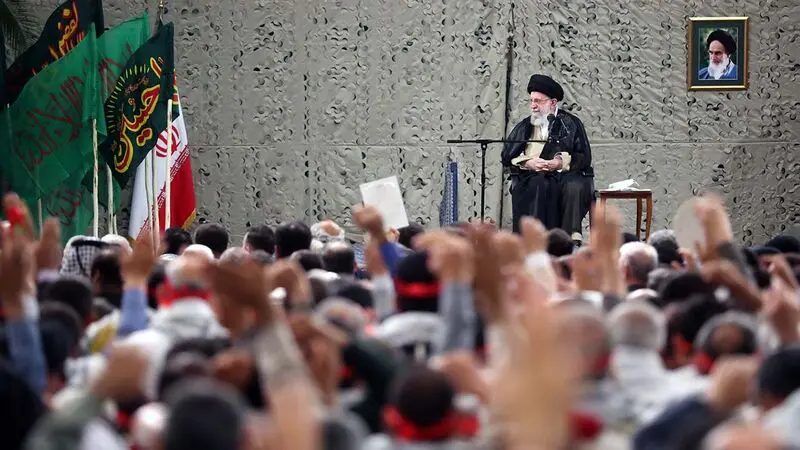  دیدار پیشکسوتان و فعالان دفاع مقدس و مقاومت با رهبر انقلاب 