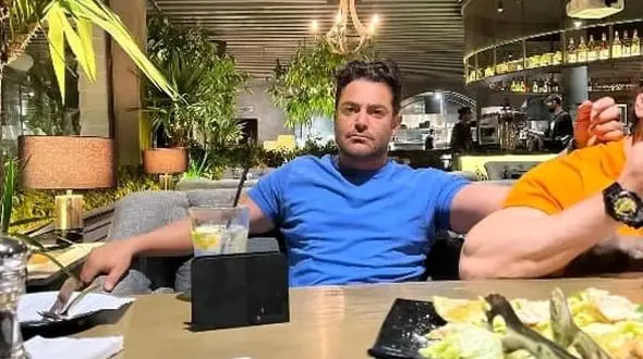 فیلم/ محمدرضا گلزار: حامی حیوانات هستید بعد میرین کله پاچه می‌خورید؟؛ چشم گوسفند می‌خورید اونم 7 تا...