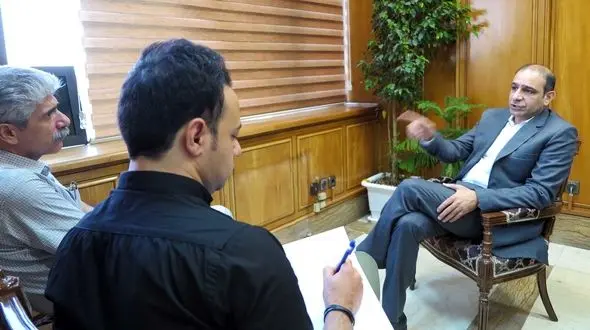 مدعی کوچک سازی دولت ، 135 هزار فیش حقوقی در شهرداری تهران صادر می کرد