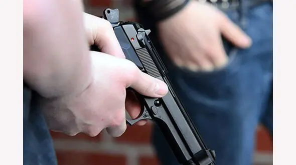 شلیک های شجاعانه پلیس به حمله 3 شرور مسلح به پاسگاه قلعه بید