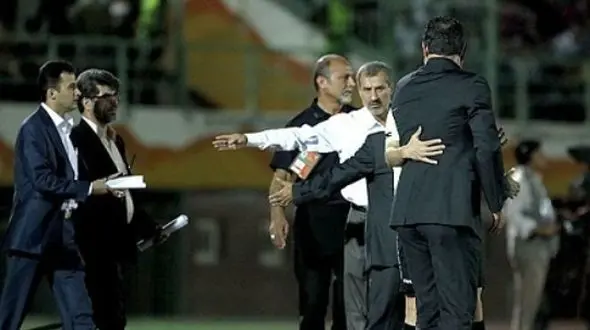 مایلی کهن خطاب به علی دایی: تو پرسپولیسی نیستی بلکه پول‌پرست هستی / با مرحوم پدر این آقا در مکه بودیم، بر حسب وظیفه، در حمل چمدان‌های آن خدابیامرز کمک کردم ولی این آقا به پدرم بد و بیراه گفت