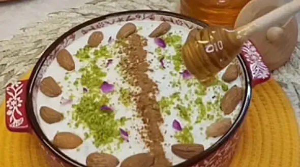 طرز تهیه حریره بادام بهترین صبحانه برای فرزندان محصل شما + فیلم