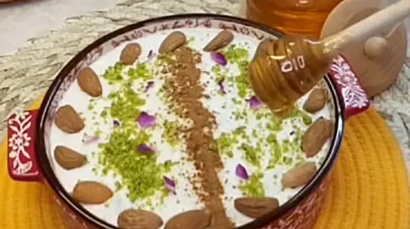 طرز تهیه حریره بادام بهترین صبحانه برای فرزندان محصل شما + فیلم