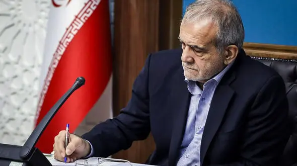 پزشکیان: محمدعلی بهمنی غنای فراوانی به ادبیات ملی بخشید