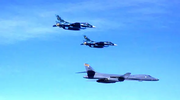 حمله هوایی در شرق سوریه جان 30 غیرنظامی را گرفت/هویت عامل حمله مشخص نشده است 