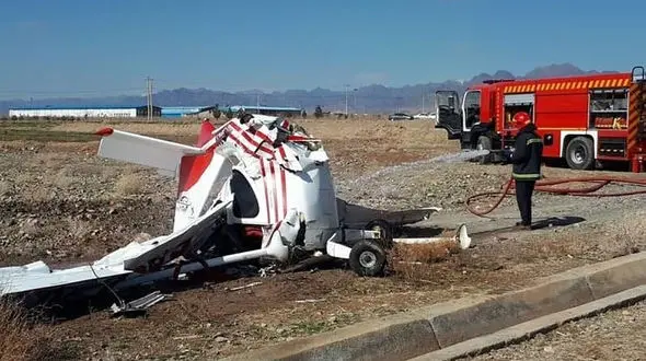 سقوط مرگبار هواپیما در اراک + عکس