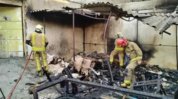  حادثه در کارگاه تعمیرات مبل و صندلی در تهران + عکس