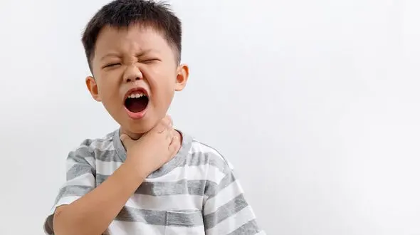 اگر غذا در گلو بپرد و تنها باشیم چگونه خودمان را از خفگی نجات دهیم؟