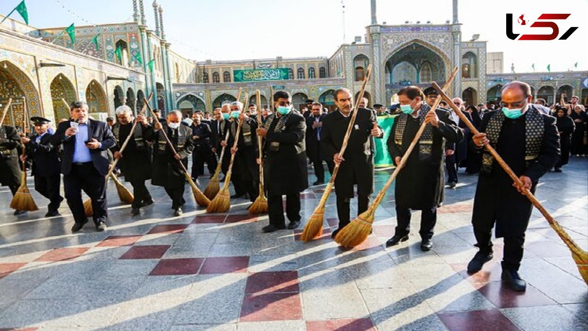 آیین جاروکشی خادمان حرم حضرت مطهر حضرت معصومه (س) برگزار شد