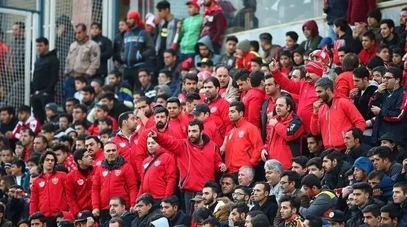 لیگ برتر فوتبال ایران؛ فحاشی و دیگر هیچ/  کاش همیشه ورزشگاه‌ها آماده حضور تماشاگر نباشد!