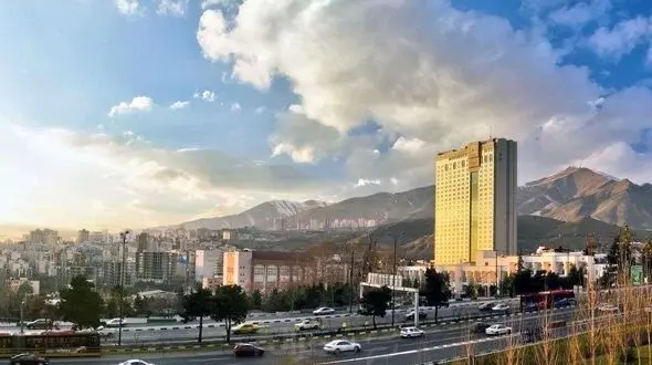 راهنمای قدم‌به‌قدم برای رزرو آسان هتل پارسیان آزادی تهران