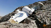 تصاویر تازه از باقیمانده هواپیما تهران - یاسوج و وسایل مسافران در محل سقوط در ارتفاعات دنا
