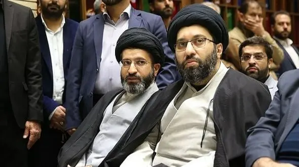 عکس ها / نگاهی به ماشین‌های  پسران رهبر شهید انقلاب / این آقازاده ها کجا و آقازاده های دیگر کجا !