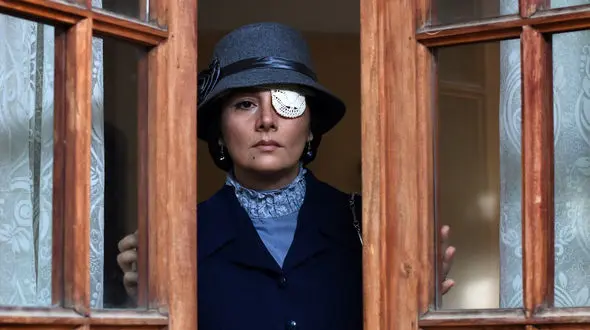 رونمایی از پوستر متحرک فیلم متفاوت یک قناری، یک کلاغ 