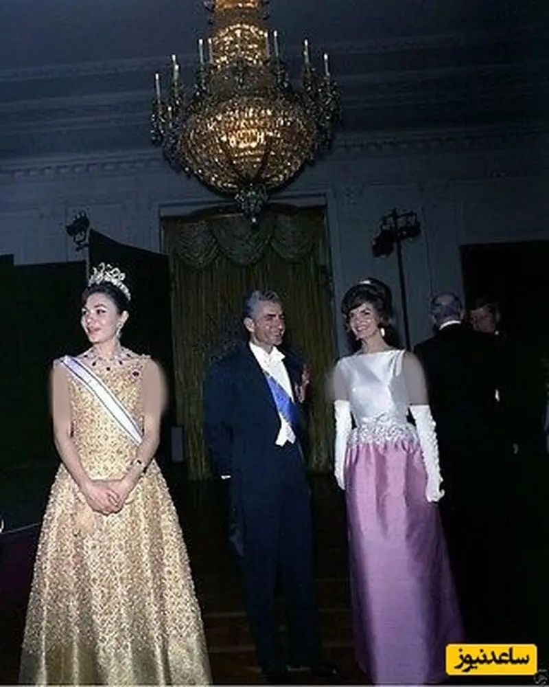 لباس سلطنتی