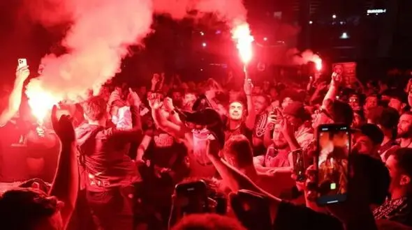 جشن قهرمانی پاری  سن ژرمن در فرانسه کشته داد!