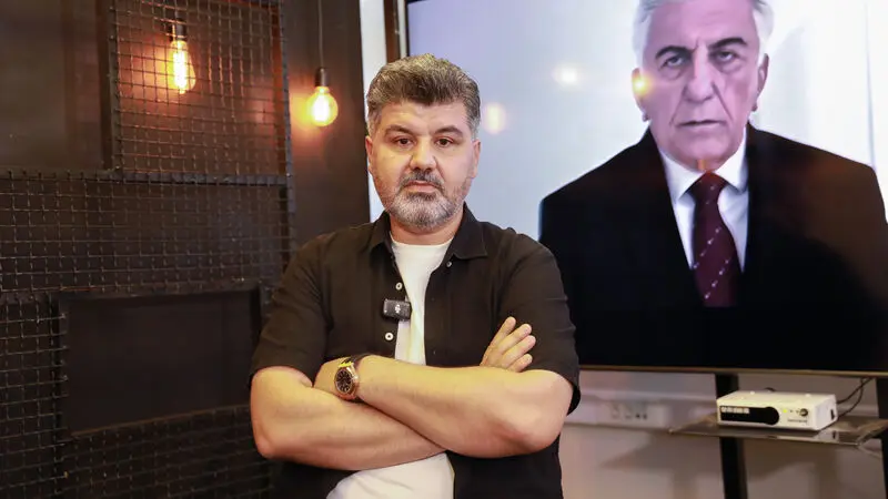 بازیگر و نویسنده سریال بی عاطفه 