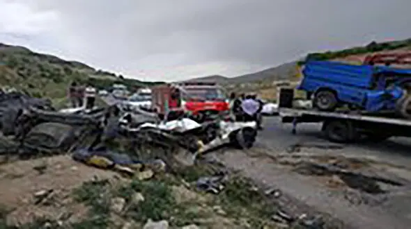 دو کشته در تصادف شاخ به شاخ نیسان و پژو در محور بروجن _ خوزستان