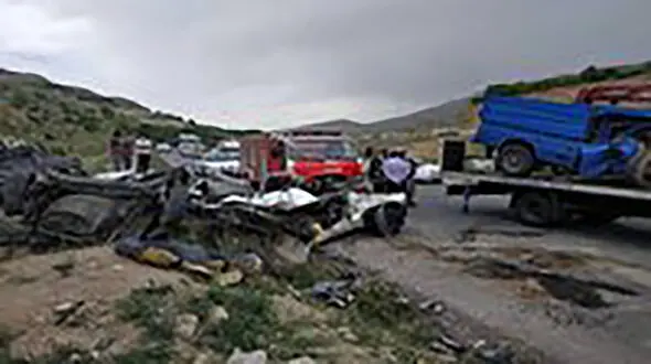دو کشته در تصادف شاخ به شاخ نیسان و پژو در محور بروجن _ خوزستان