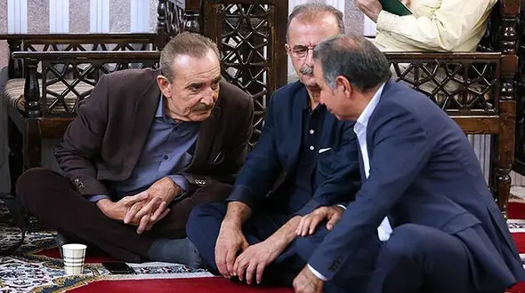 بزرگترین انگشتر رهبر انقلاب سهم کدام بازیگر شد؟ + عکس