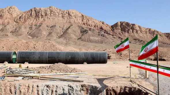 انتقال آب از دریا اصفهان را نجات می دهد؟/ حل بحران آب اصفهان یا کاهش کم آبی؟ 