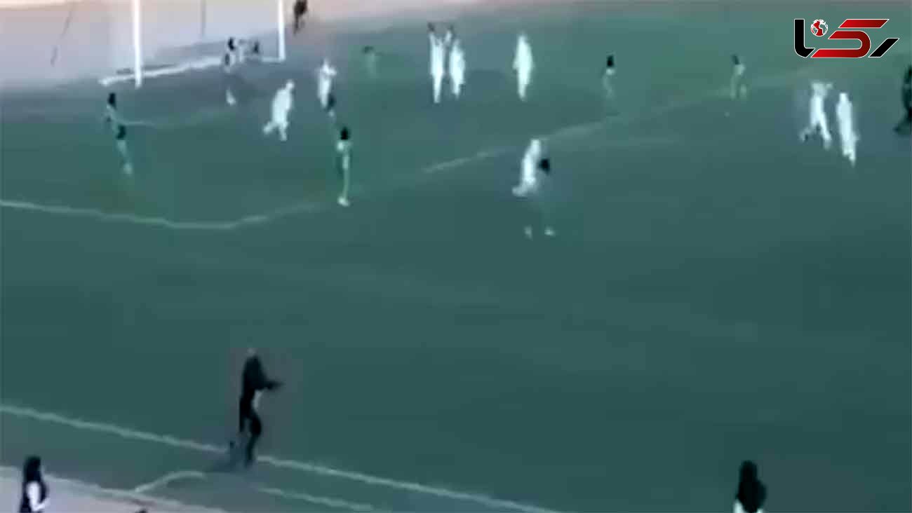 فیلم حرکت منشوری مرد اورژانس در فوتبال زنان ایران / او خانم فوتبالیست را در آغوش کشید