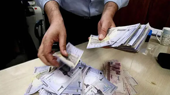 حقوق ما حتی به نصف خط فقر هم نمی‌رسد