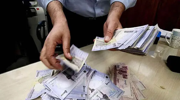 حقوق ما حتی به نصف خط فقر هم نمی‌رسد